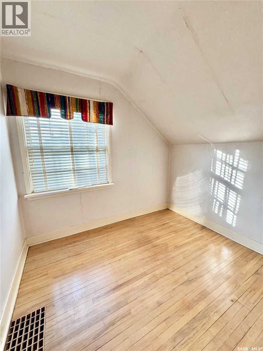 130 21st Street E, Prince Albert, Saskatchewan  S6V 1M1 - Photo 13 - SK024091