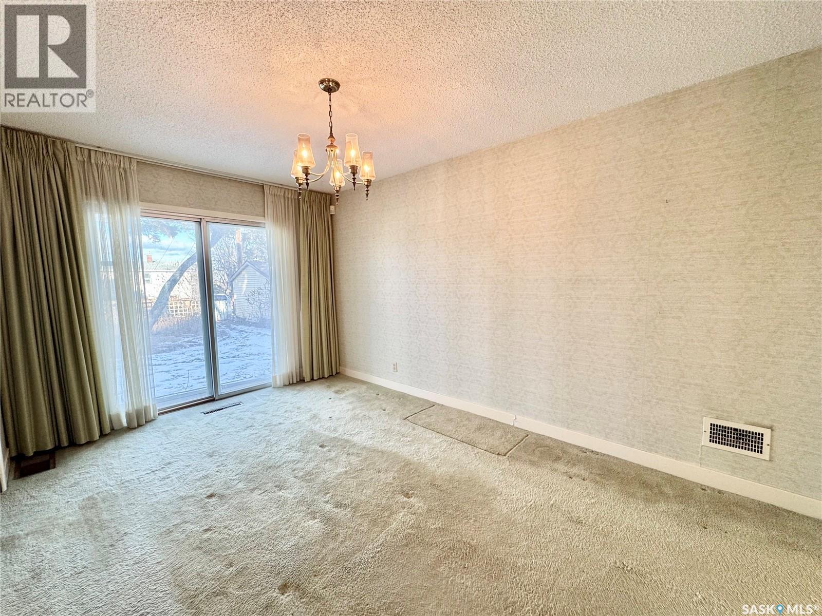 130 21st Street E, Prince Albert, Saskatchewan  S6V 1M1 - Photo 5 - SK024091