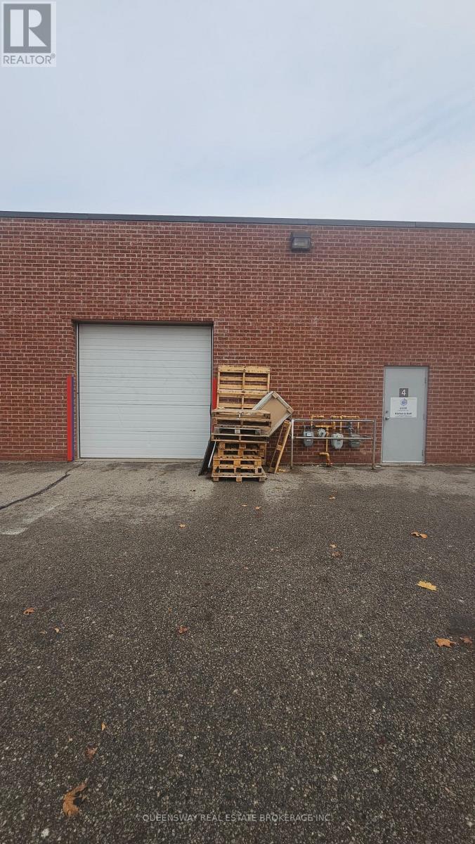 4 - 25 Valleywood Drive, Markham, Ontario  L3R 5L9 - Photo 2 - N12546948