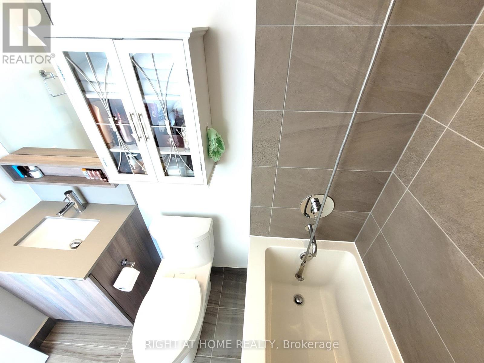 4706 - 950 Portage Parkway, Vaughan, Ontario L4K 0J7 - Photo 16 - N12546954