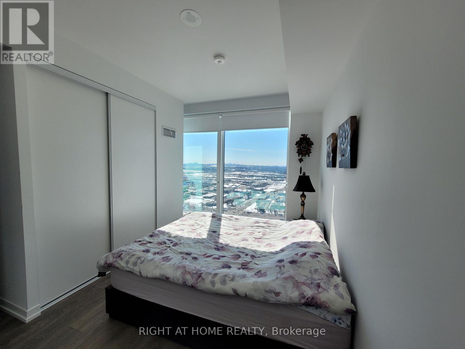 4706 - 950 Portage Parkway, Vaughan, Ontario L4K 0J7 - Photo 18 - N12546954