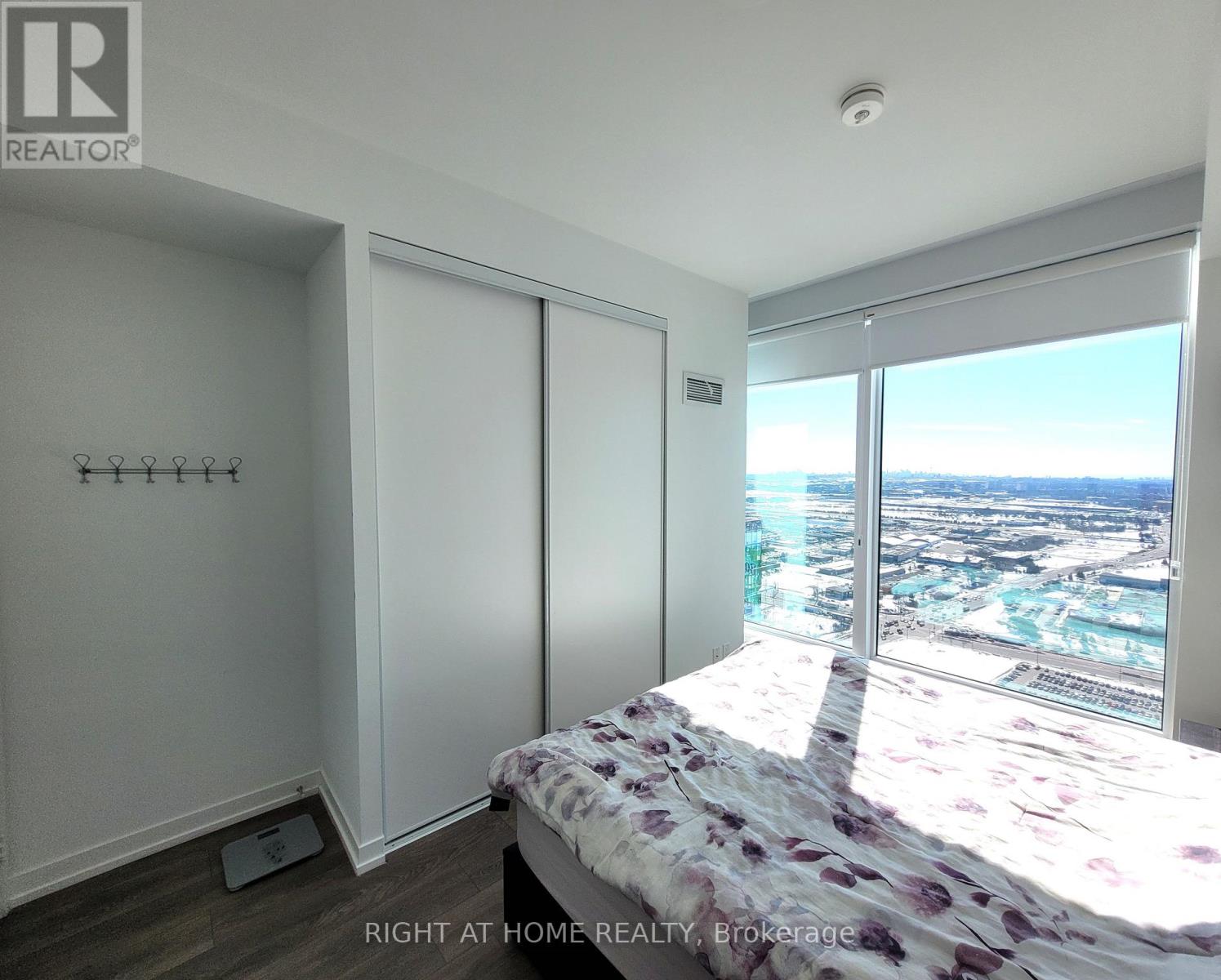 4706 - 950 Portage Parkway, Vaughan, Ontario L4K 0J7 - Photo 19 - N12546954