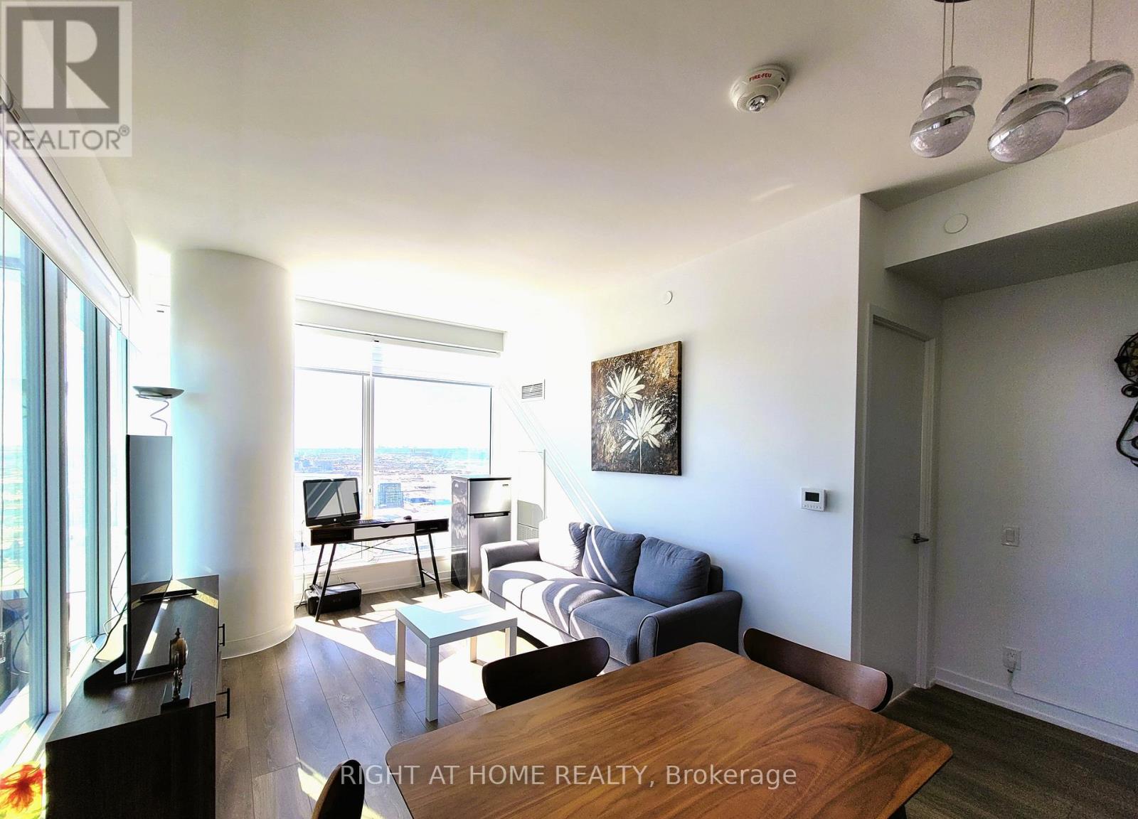 4706 - 950 Portage Parkway, Vaughan, Ontario L4K 0J7 - Photo 5 - N12546954