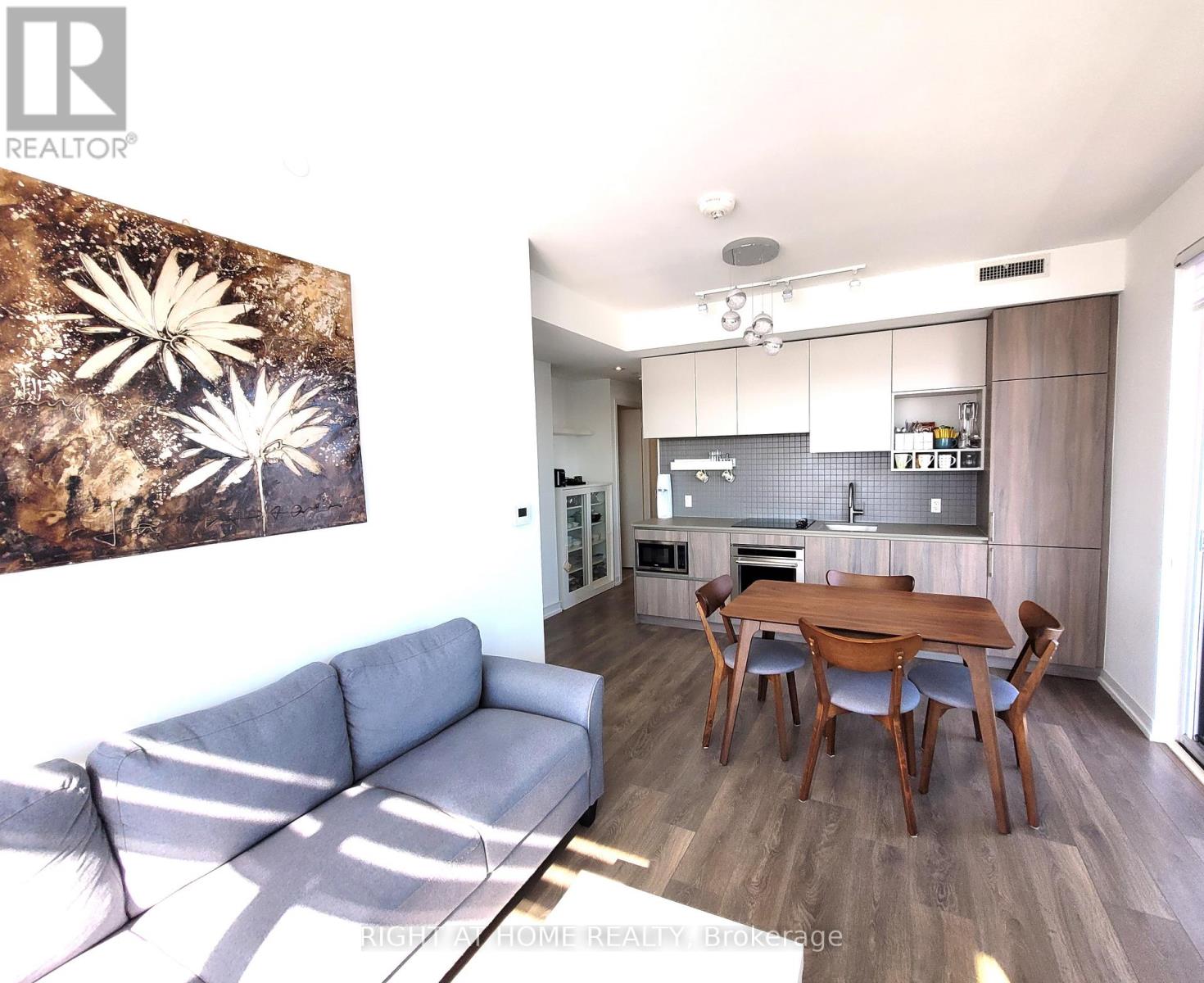 4706 - 950 Portage Parkway, Vaughan, Ontario L4K 0J7 - Photo 6 - N12546954