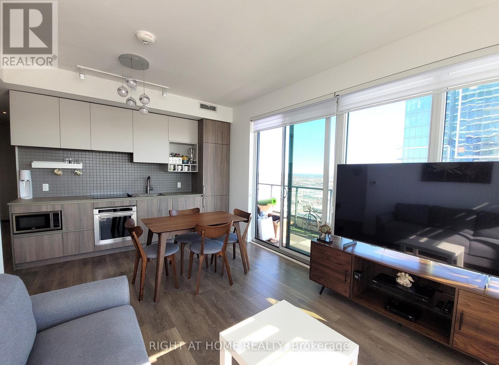 4706 - 950 Portage Parkway, Vaughan, Ontario L4K 0J7 - Photo 7 - N12546954