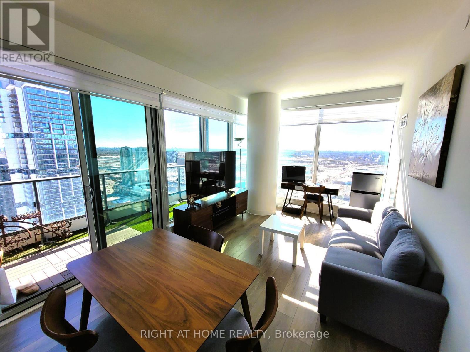 4706 - 950 Portage Parkway, Vaughan, Ontario L4K 0J7 - Photo 8 - N12546954