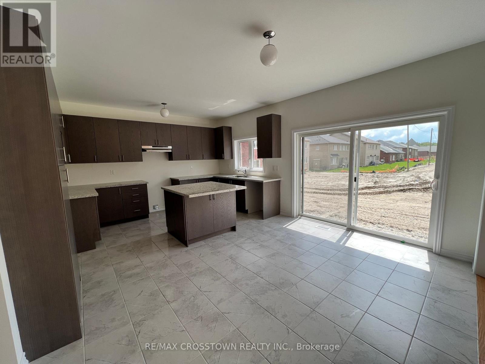 1099 Cole Street, Innisfil, Ontario  L9S 0J9 - Photo 11 - N12547078