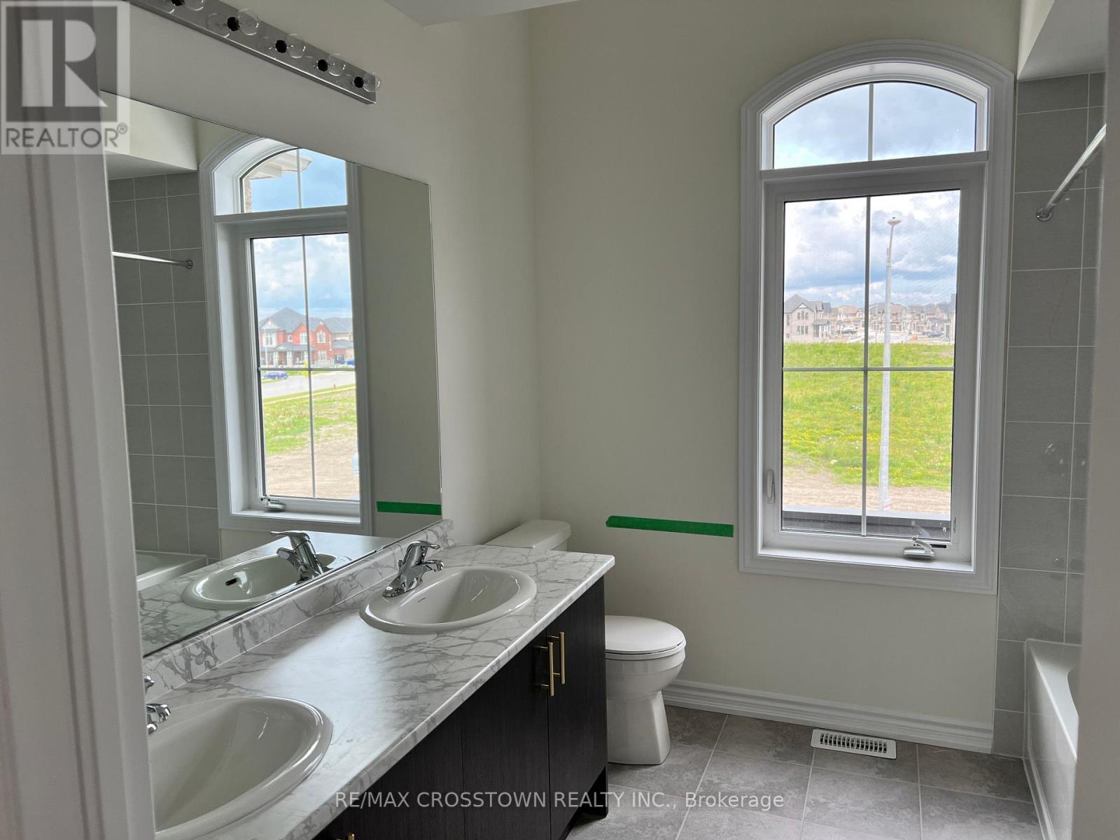 1099 Cole Street, Innisfil, Ontario  L9S 0J9 - Photo 8 - N12547078