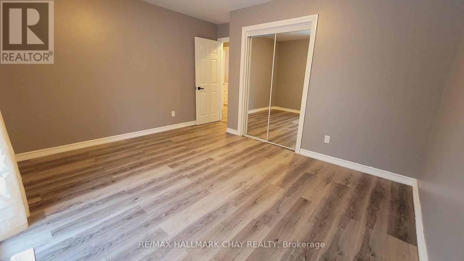 39 Bernick Drive, Barrie, Ontario  L4M 5C1 - Photo 11 - S12546978