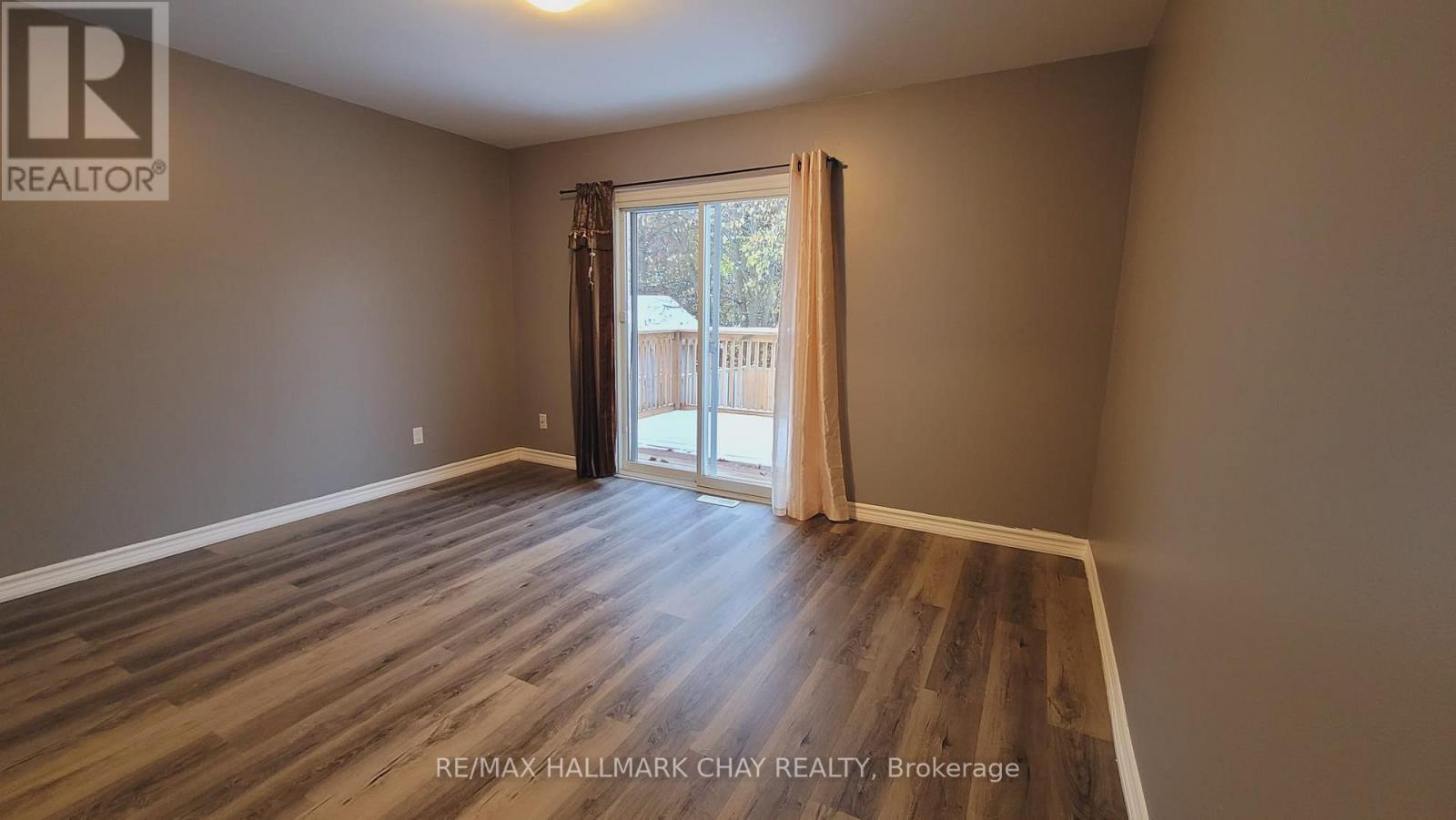 39 Bernick Drive, Barrie, Ontario  L4M 5C1 - Photo 12 - S12546978