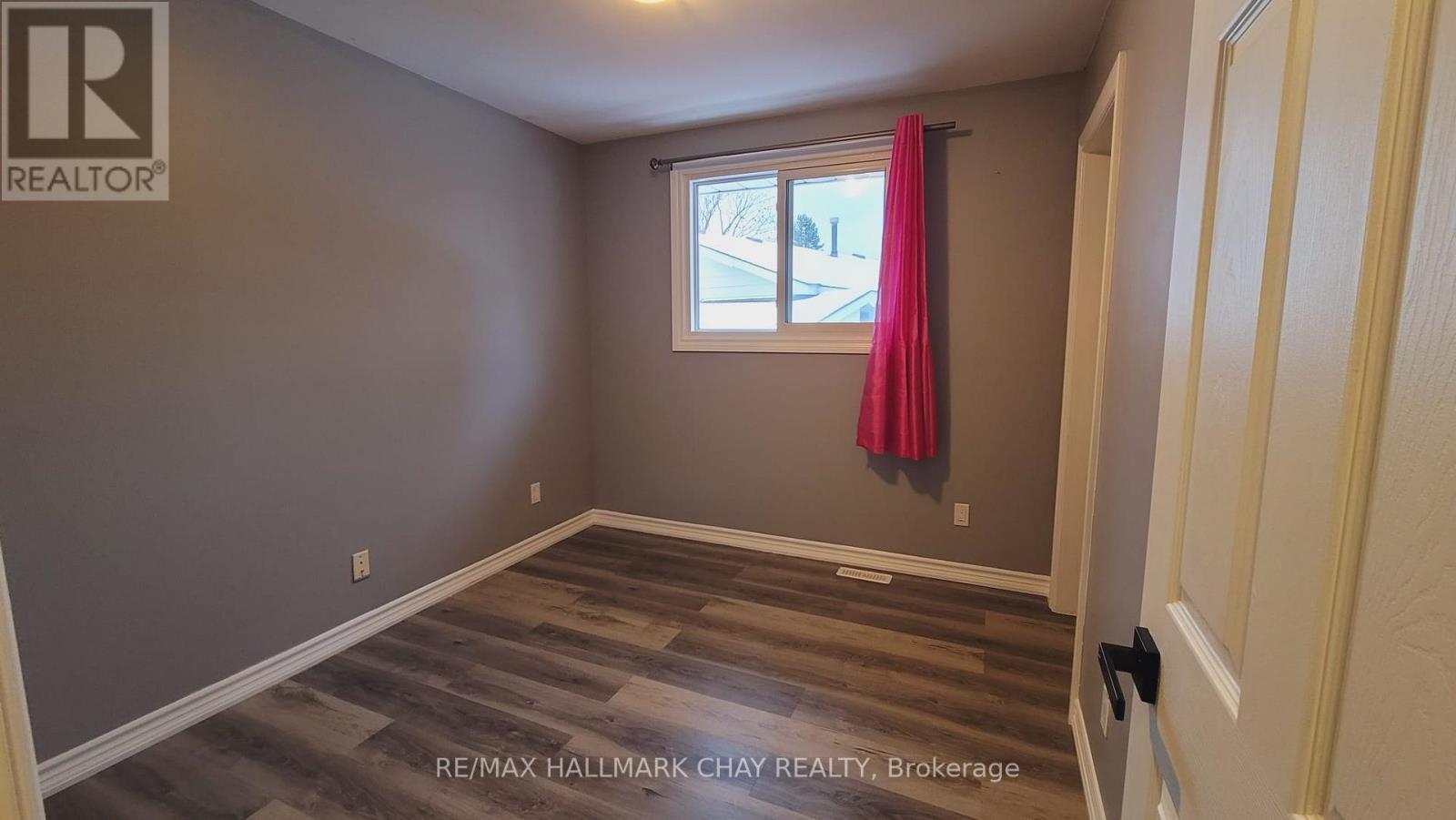 39 Bernick Drive, Barrie, Ontario  L4M 5C1 - Photo 13 - S12546978