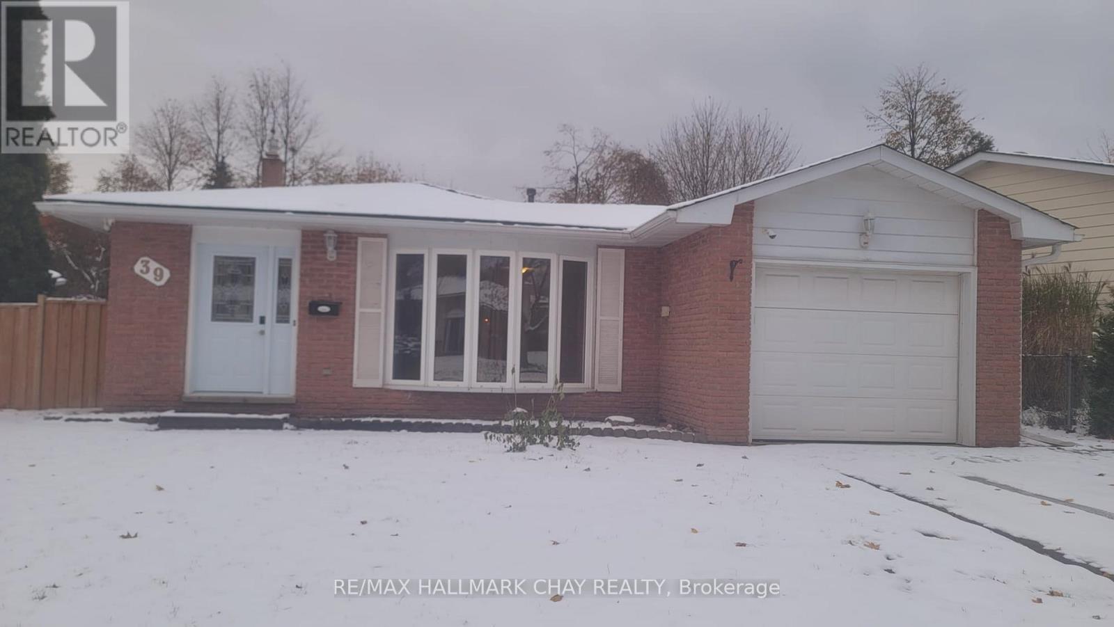 39 Bernick Drive, Barrie, Ontario  L4M 5C1 - Photo 2 - S12546978