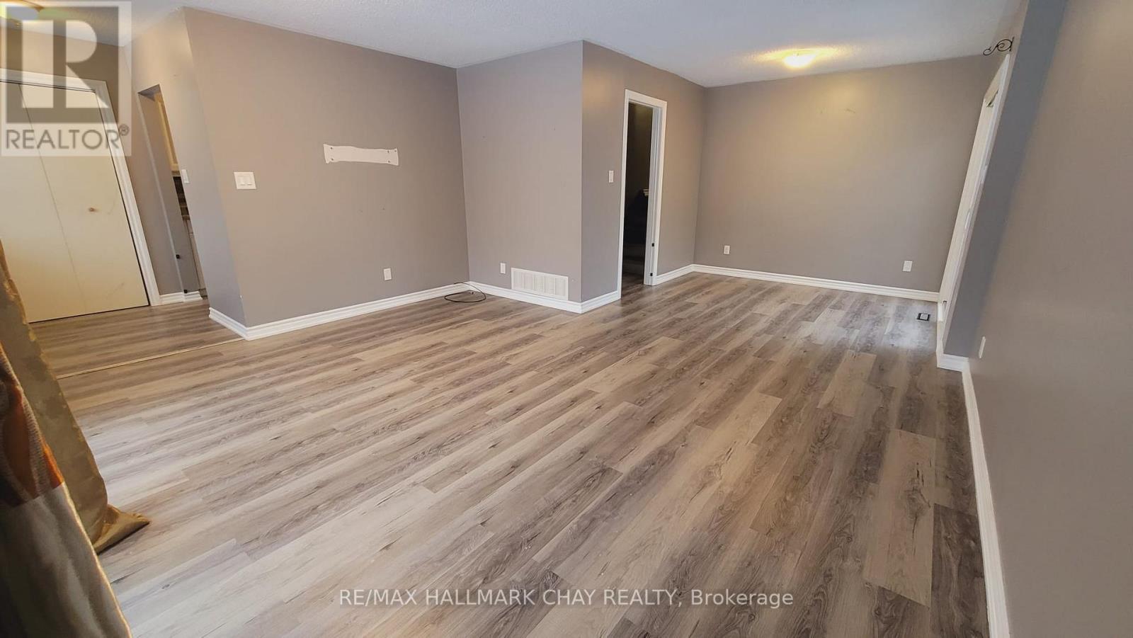 39 Bernick Drive, Barrie, Ontario  L4M 5C1 - Photo 8 - S12546978