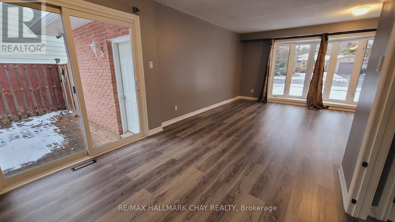 39 Bernick Drive, Barrie, Ontario  L4M 5C1 - Photo 9 - S12546978