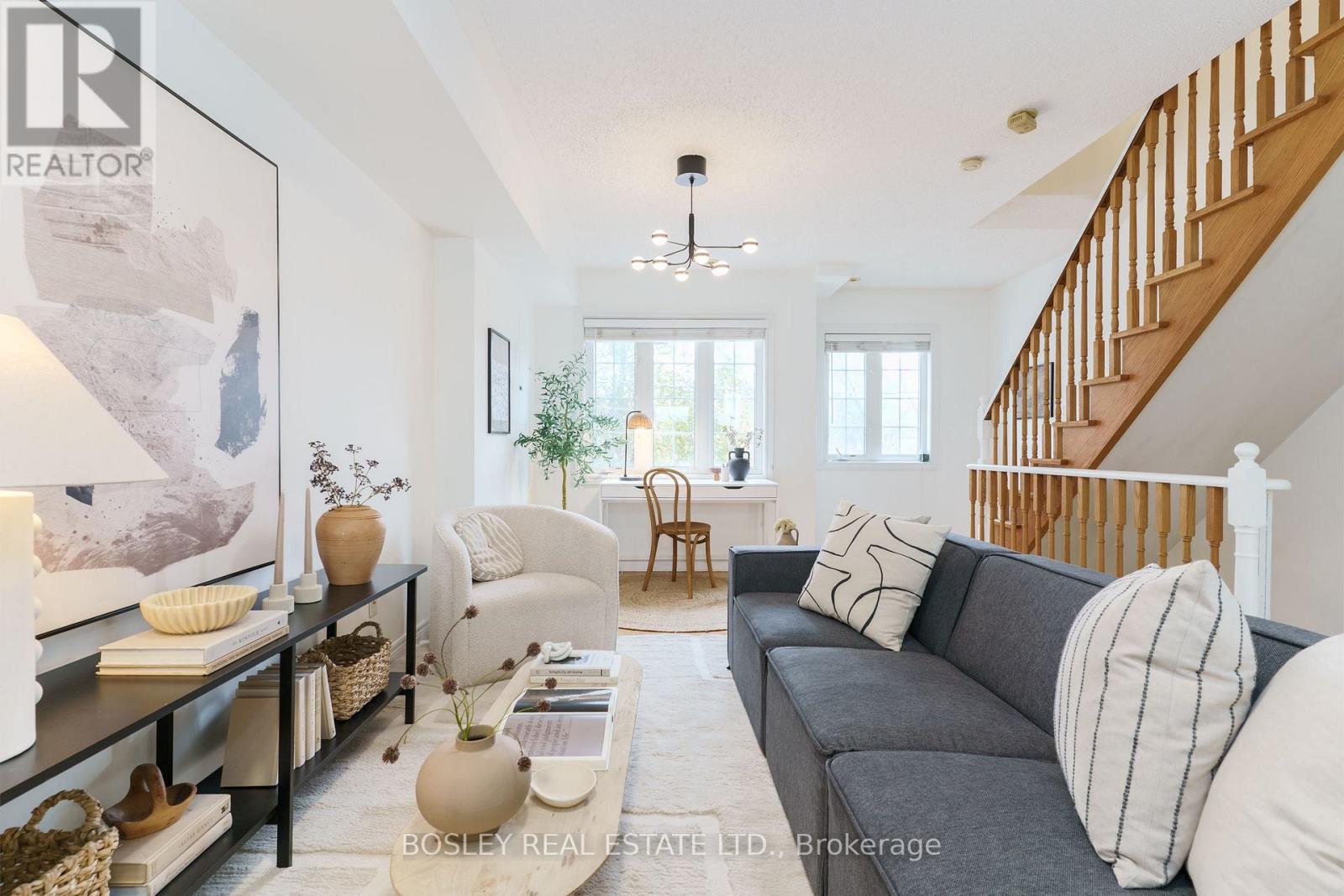 212 WILTSHIRE AVENUE, Toronto, Ontario