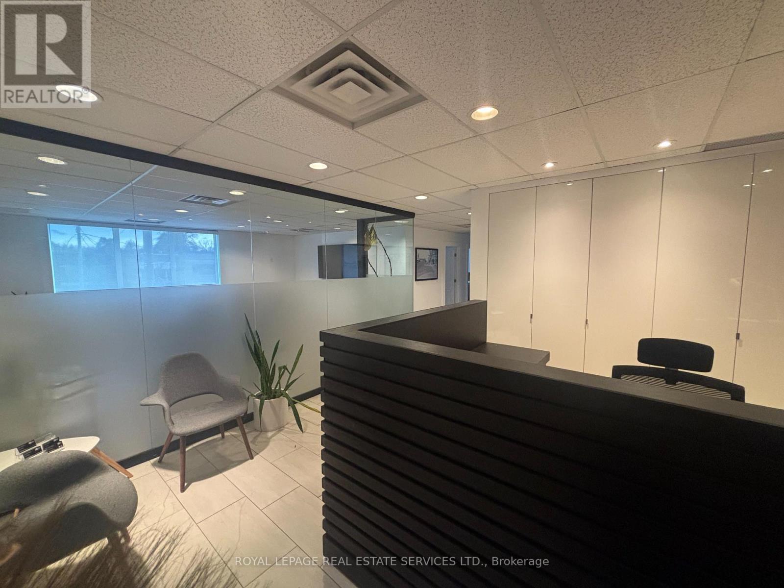 1 - 1 Willingdon Boulevard, Toronto, Ontario  M8X 1B9 - Photo 2 - W12546964