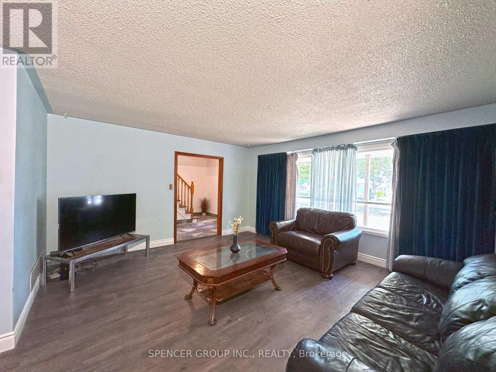 571 Minette Circle, Mississauga, Ontario  L5A 3B9 - Photo 13 - W12546972