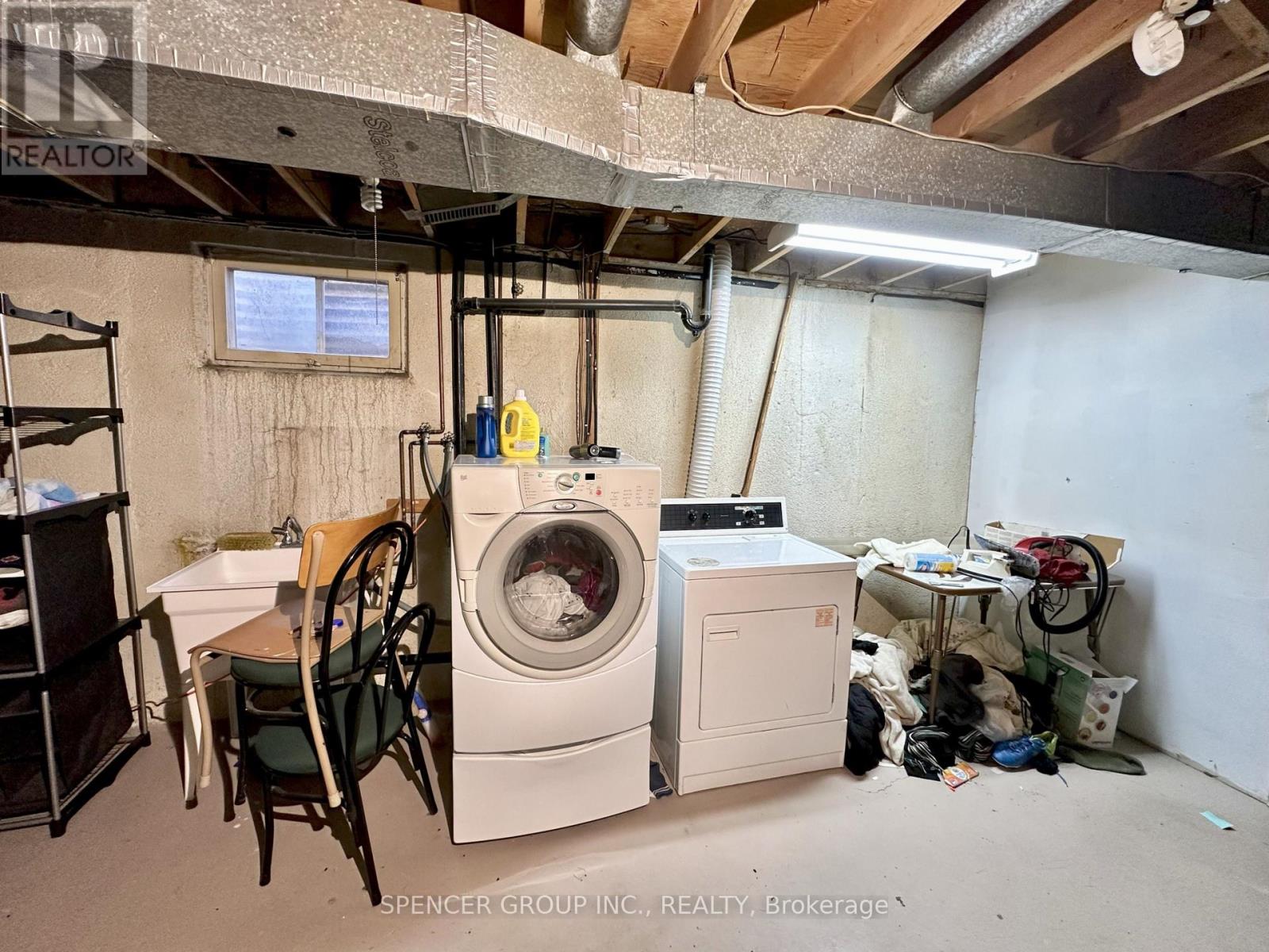 571 Minette Circle, Mississauga, Ontario  L5A 3B9 - Photo 16 - W12546972