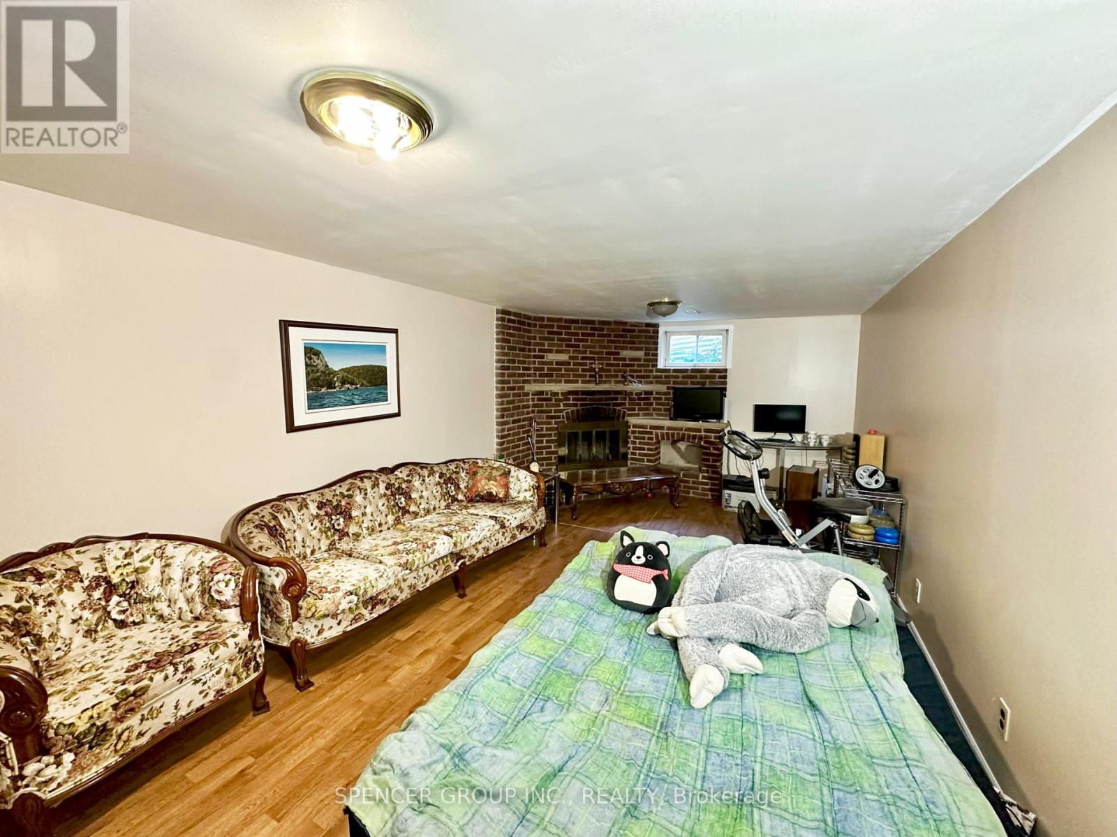 571 Minette Circle, Mississauga, Ontario  L5A 3B9 - Photo 17 - W12546972