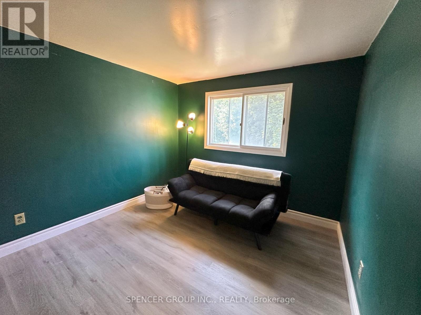 571 Minette Circle, Mississauga, Ontario  L5A 3B9 - Photo 7 - W12546972