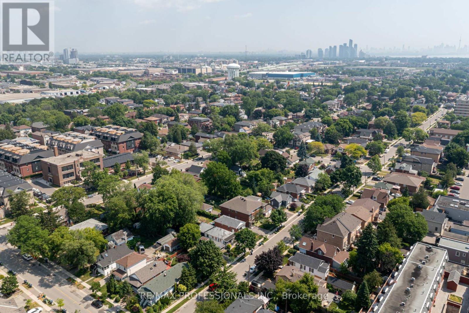 22 Fairfield Avenue, Toronto, Ontario  M8V 2H9 - Photo 16 - W12546984