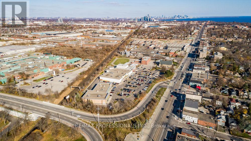 22 Fairfield Avenue, Toronto, Ontario  M8V 2H9 - Photo 19 - W12546984