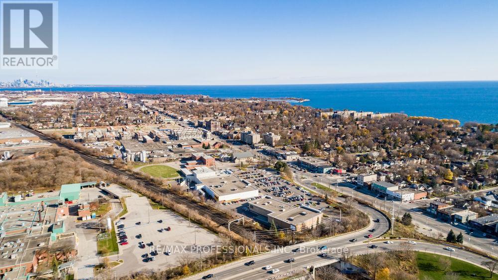 22 Fairfield Avenue, Toronto, Ontario  M8V 2H9 - Photo 23 - W12546984