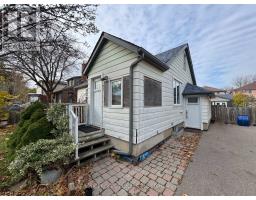 22 Fairfield Avenue, Toronto (Long Branch), Ca