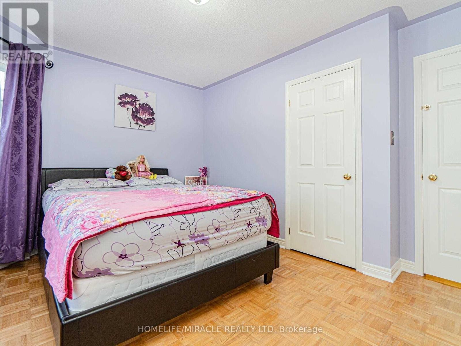 76 Starhill Crescent, Brampton, Ontario  L6R 2W1 - Photo 11 - W12547004
