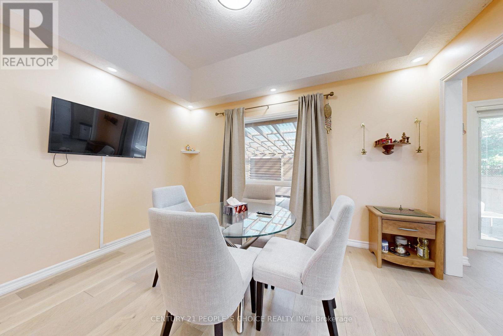 19 Mckitrick Drive, Orangeville, Ontario  L9W 5C2 - Photo 18 - W12547022