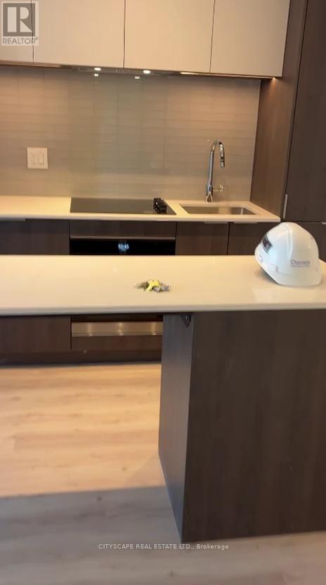 2101 - 395 Square One Drive, Mississauga, Ontario  L5B 0P6 - Photo 9 - W12547036