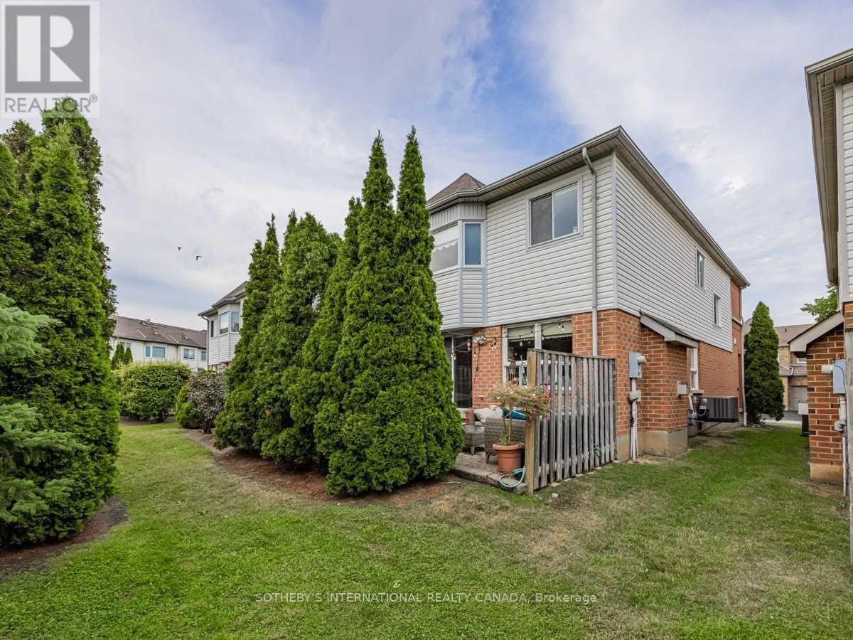 97 - 5230 Glen Erin Drive, Mississauga, Ontario  L5M 5Z7 - Photo 3 - W12547040