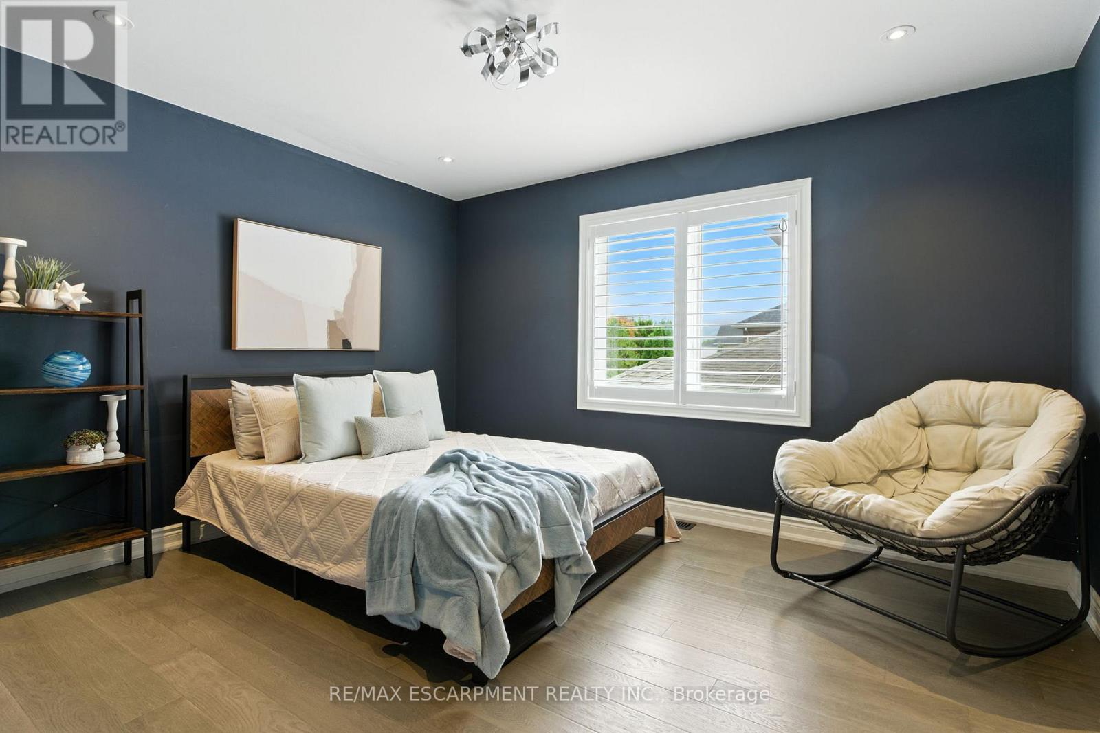 691 Merlot Court, Mississauga, Ontario  L5H 4M4 - Photo 38 - W12547044