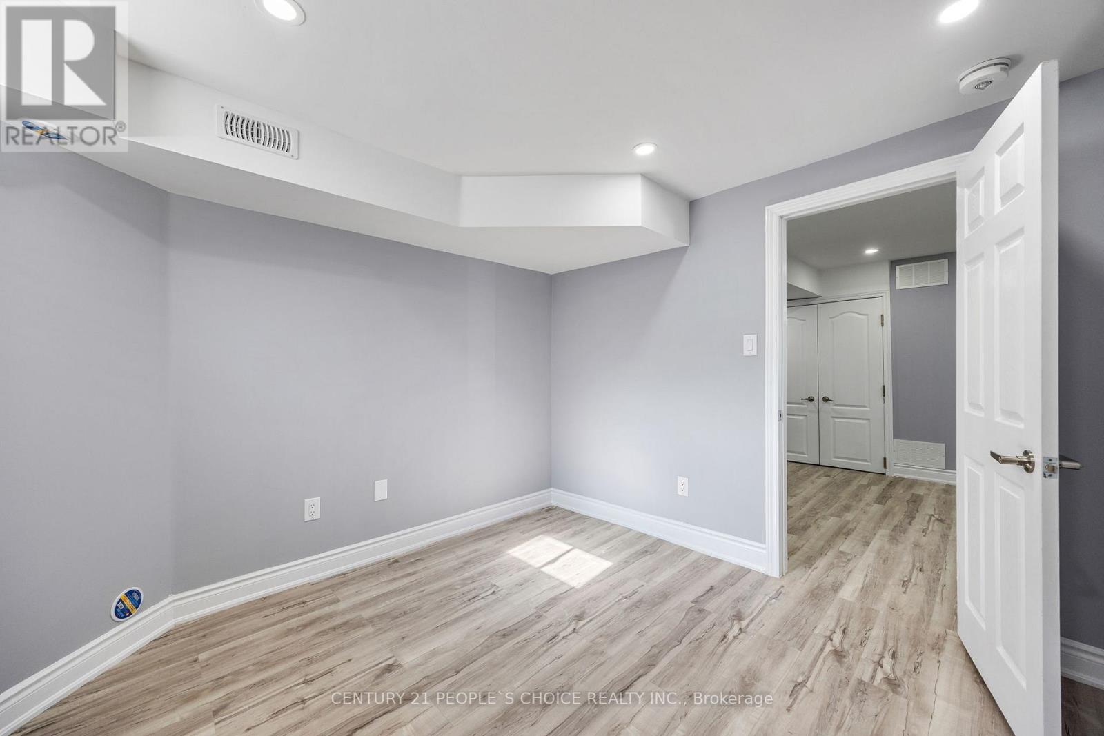 Bsmt - 32 Frenchpark Circle, Brampton, Ontario  L6X 0Y6 - Photo 8 - W12547064