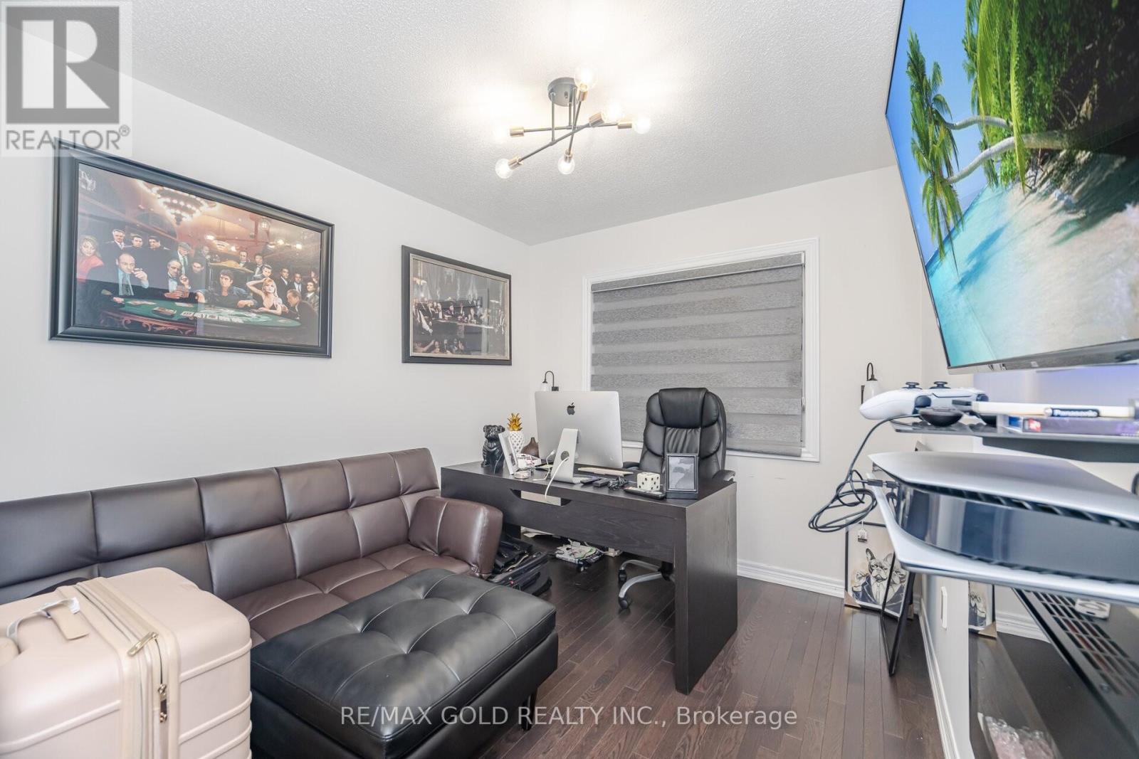 26 Davenfield Circle, Brampton, Ontario  L6P 2P7 - Photo 13 - W12547066