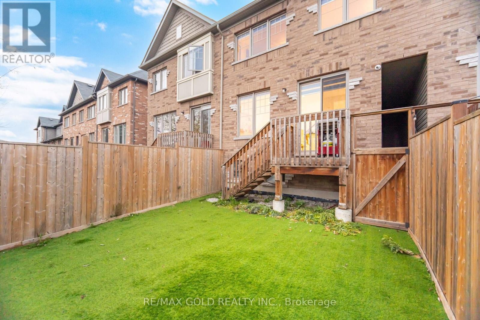 26 Davenfield Circle, Brampton, Ontario  L6P 2P7 - Photo 16 - W12547066