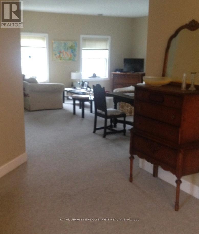B - 80 Guelph Street, Halton Hills, Ontario  L7G 3Z5 - Photo 8 - W12547072