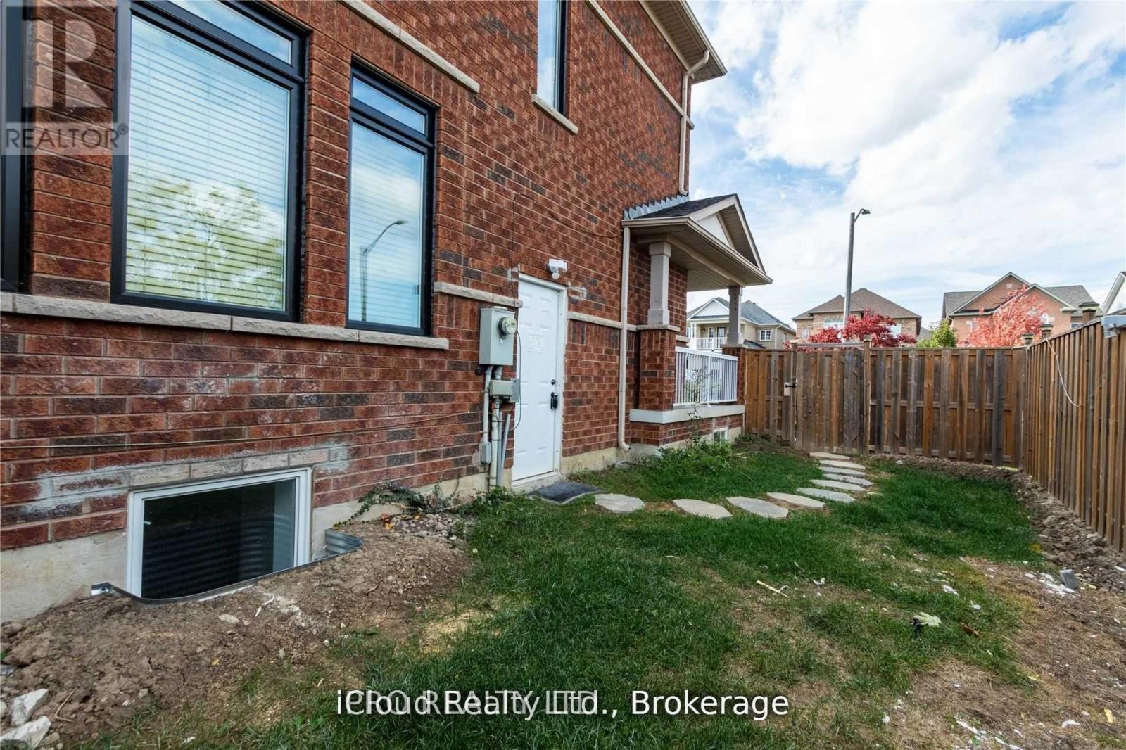 Bsmt - 3856 Passway Road, Mississauga, Ontario  L5N 8N8 - Photo 2 - W12547082