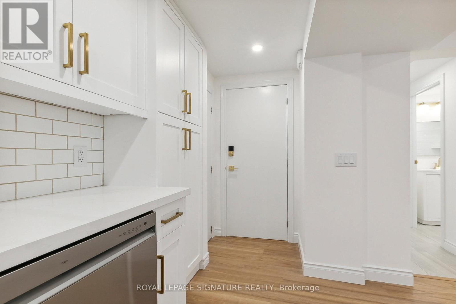 Lower - 53 Gracey Boulevard, Toronto, Ontario  M9R 2A2 - Photo 13 - W12547090