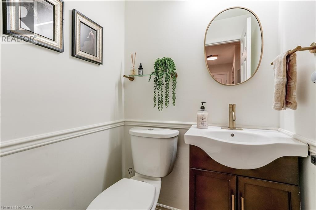 9 Aspen Court, Waterdown, Ontario L8B 0A7 - Photo 18 - 40788356