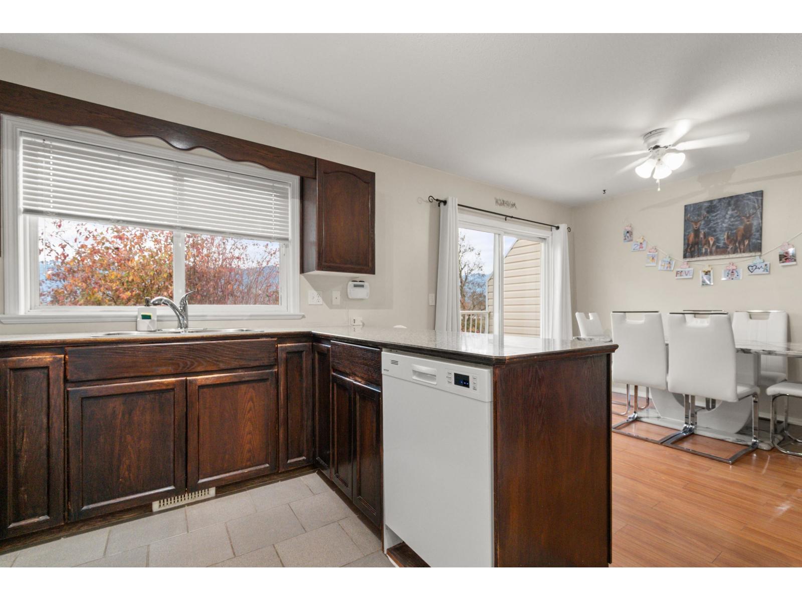 4 46375 Cessna Drive, Chilliwack Proper South, Chilliwack, British Columbia  V2P 1A7 - Photo 8 - R3067203