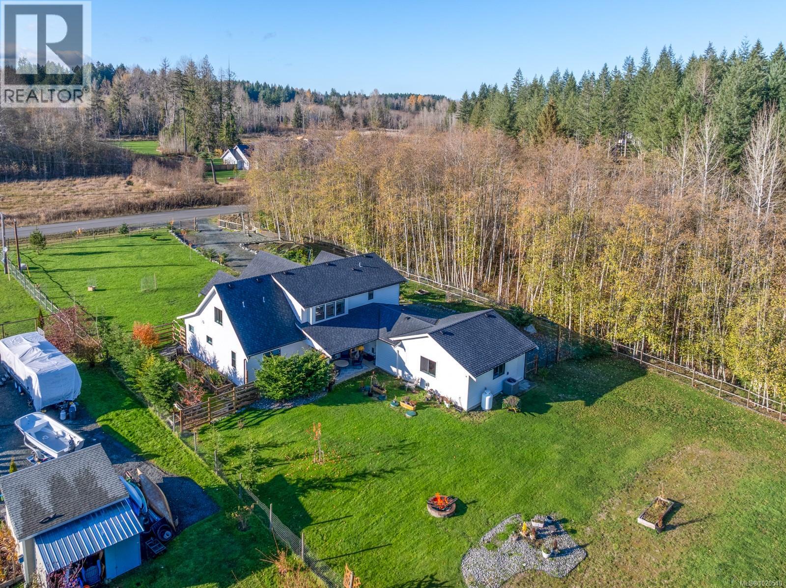 8740 Oyster River Way, Black Creek, British Columbia  V9J 1K3 - Photo 2 - 1020540