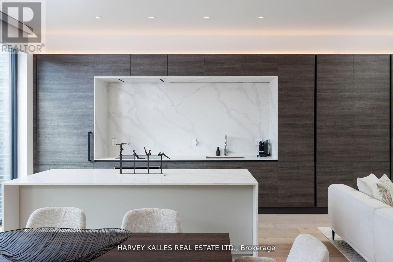 60 Hiltz Avenue, Toronto, Ontario  M4L 2N5 - Photo 10 - E12546266