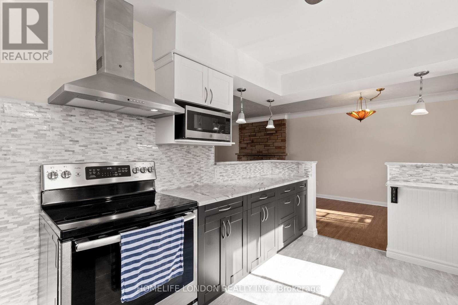 163 Centre Street W, London South, Ontario N6J 1T7 - Photo 11 - X12547184