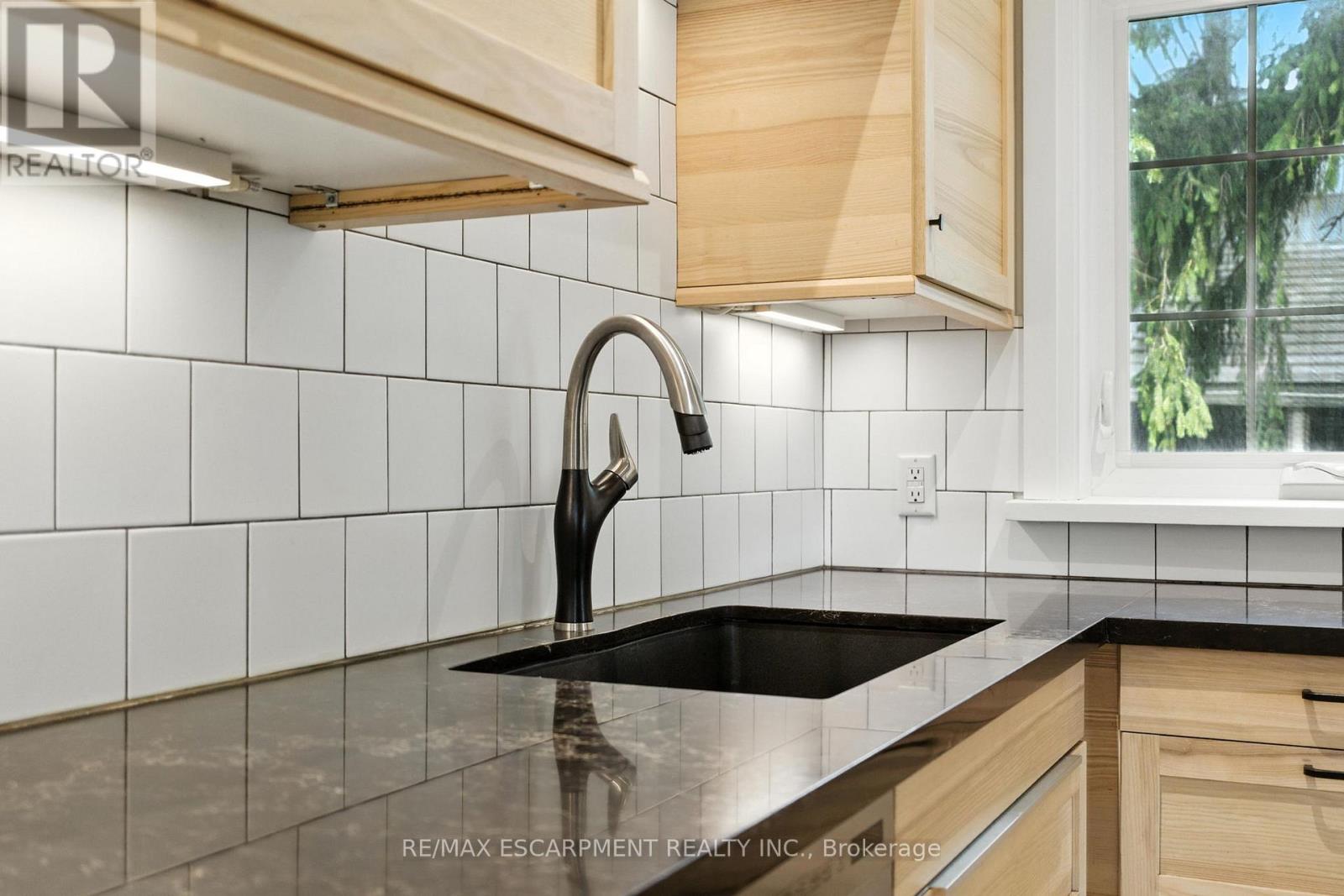 57 Highcliffe Avenue, Hamilton, Ontario  L9A 3L3 - Photo 17 - X12546986