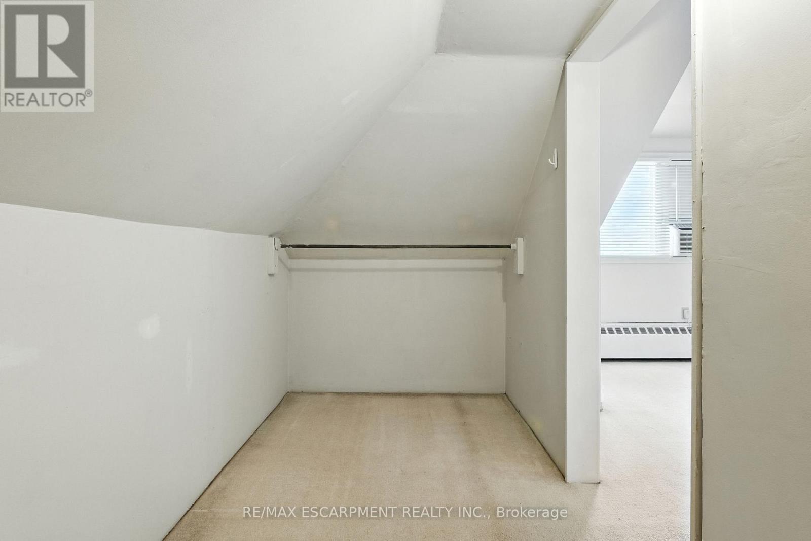 57 Highcliffe Avenue, Hamilton, Ontario  L9A 3L3 - Photo 35 - X12546986