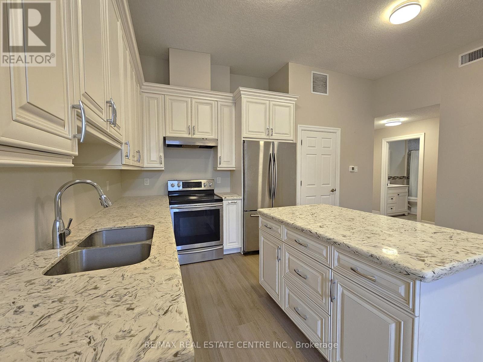 205 - 757 King Street E, Cambridge, Ontario  N3H 3N8 - Photo 3 - X12547054