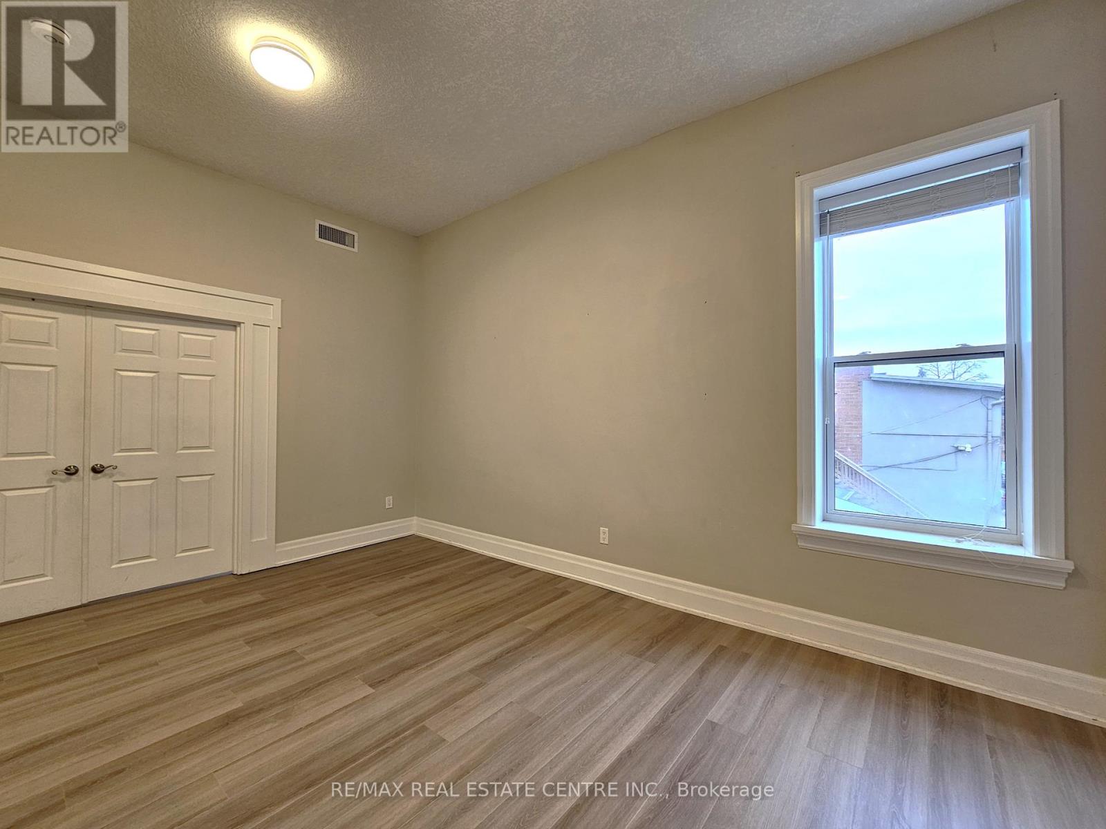 205 - 757 King Street E, Cambridge, Ontario  N3H 3N8 - Photo 7 - X12547054