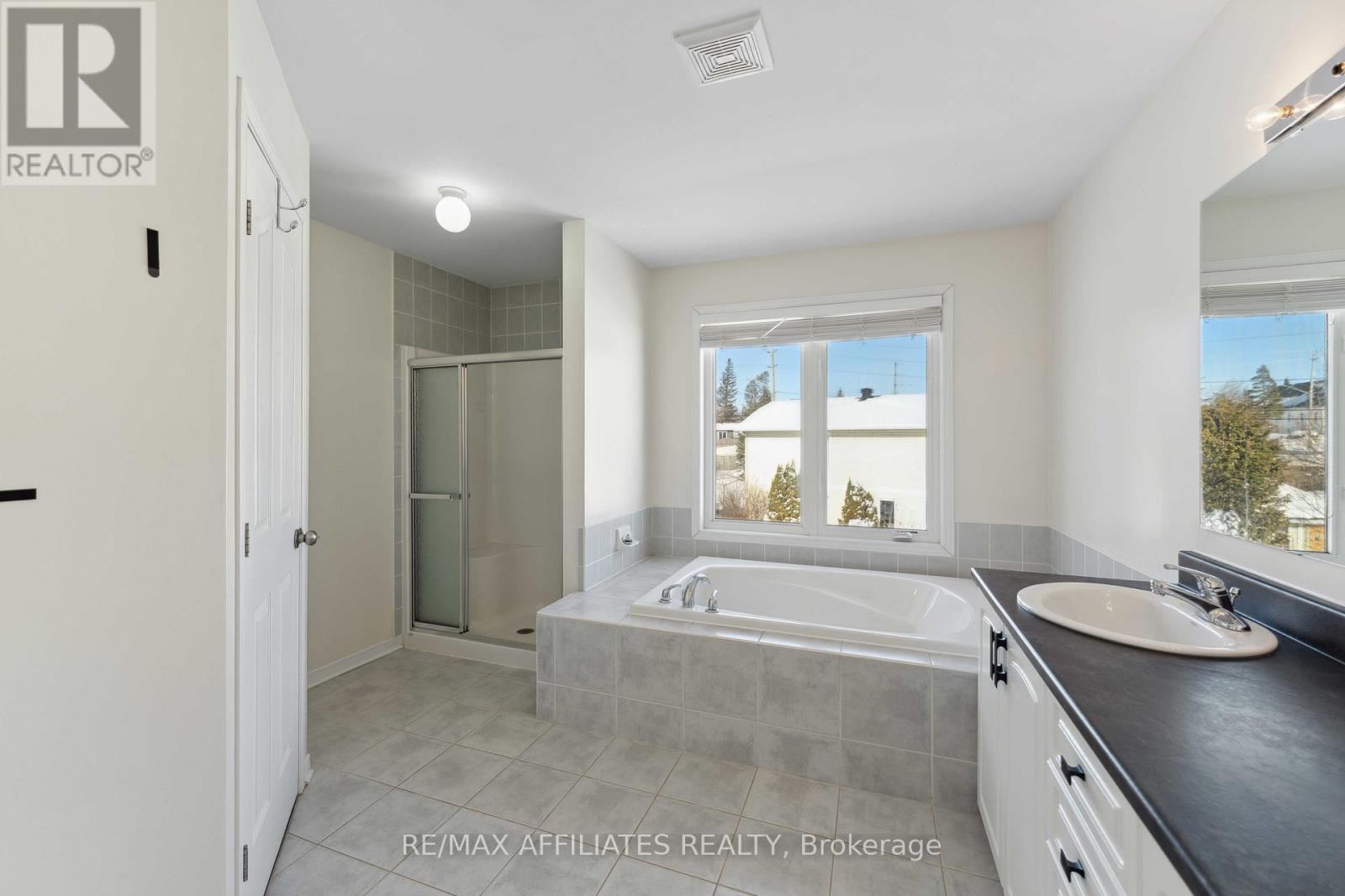 59 Baywood Drive, Ottawa, Ontario K2S 2H5 - Photo 27 - X12453075