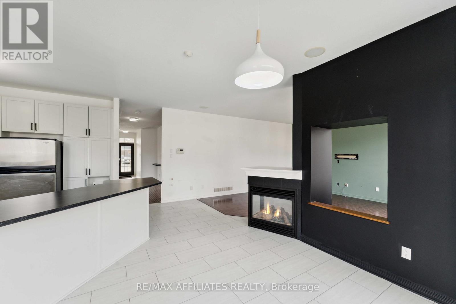 59 Baywood Drive, Ottawa, Ontario K2S 2H5 - Photo 8 - X12453075